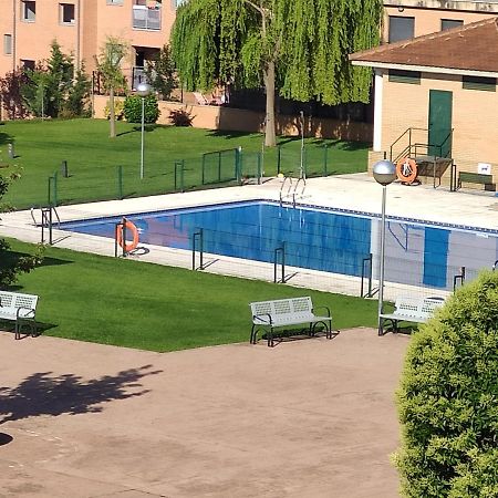 Apartamento Los Manos De Oroel Хака Екстериор снимка