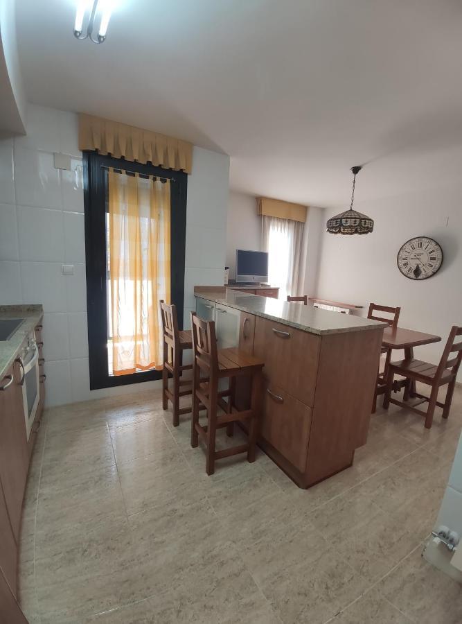 Apartamento Los Manos De Oroel Хака Екстериор снимка