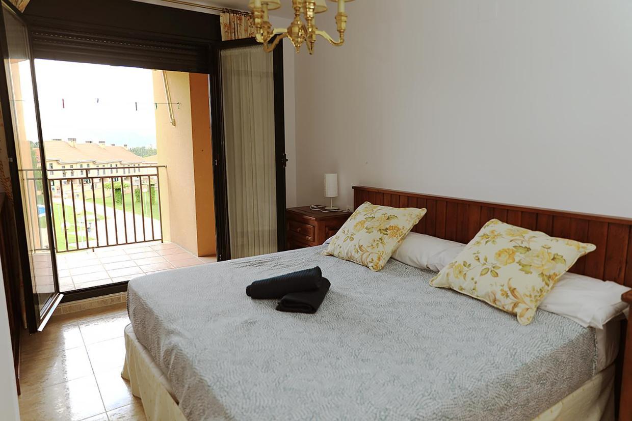 Apartamento Los Manos De Oroel Хака Екстериор снимка