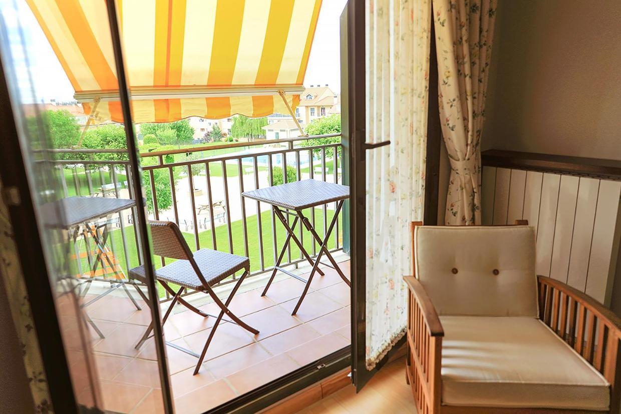 Apartamento Los Manos De Oroel Хака Екстериор снимка
